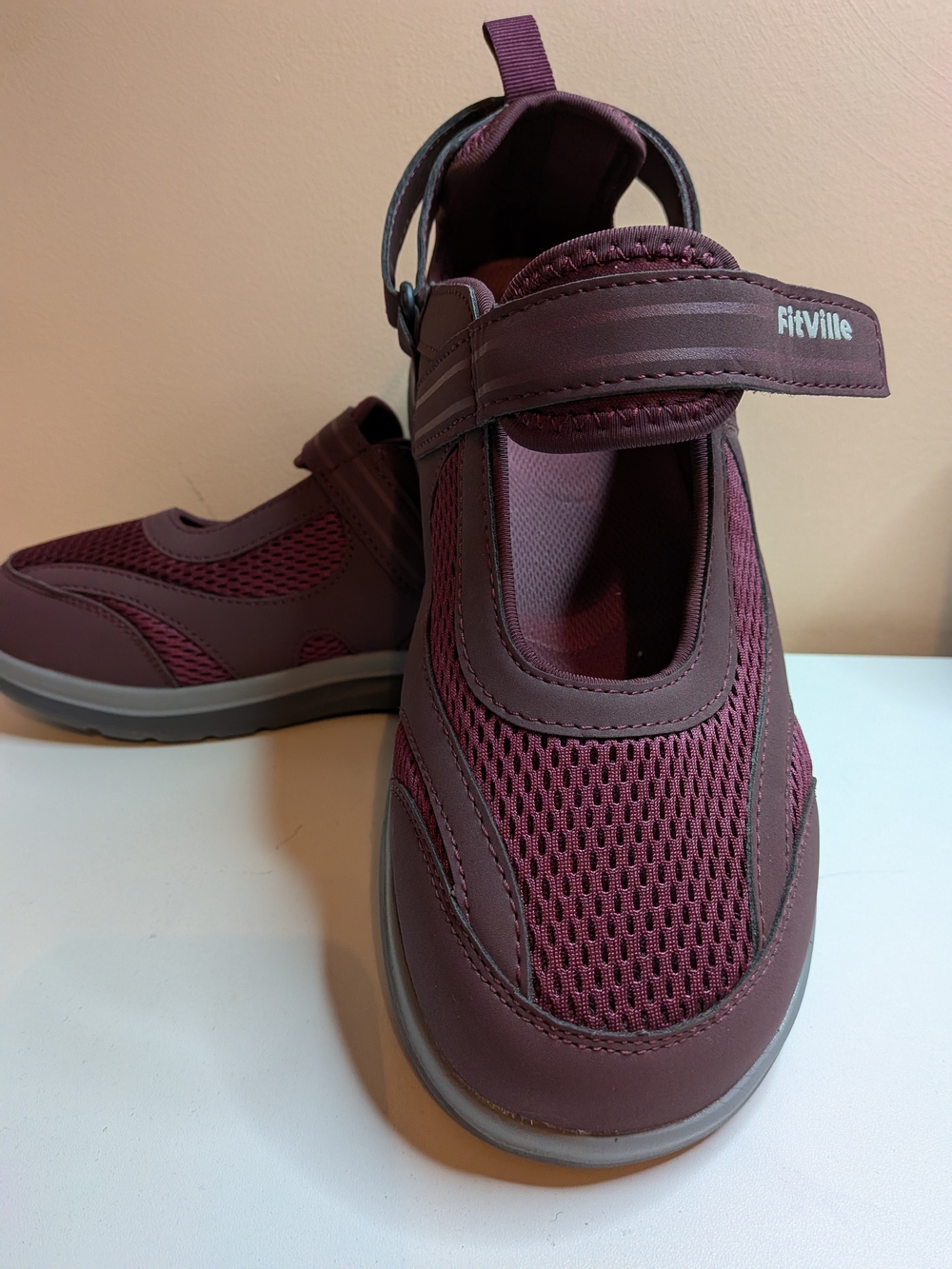 FitVille Women’s 11 EW Extra Wide Walking Shoes Arch Support Burgundy NWT